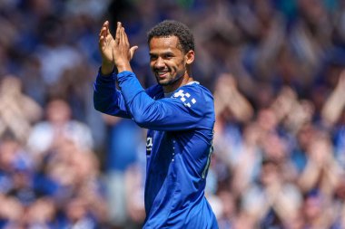 18 Mayıs 2025 'te Goodison Park, Liverpool' da oynanan Premier League maçında Everton ve Southampton maçı öncesinde The Winslowe Hotel 'in önünde Everton taraftarları