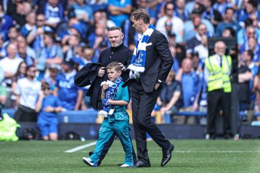 18 Mayıs 2025 'te Goodison Park, Liverpool' da oynanan Premier League maçında Everton ve Southampton maçı öncesinde The Winslowe Hotel 'in önünde Everton taraftarları