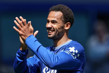 18 Mayıs 2025 'te Goodison Park, Liverpool' da oynanan Premier League maçında Everton ve Southampton maçı öncesinde The Winslowe Hotel 'in önünde Everton taraftarları