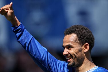 18 Mayıs 2025 'te Goodison Park, Liverpool' da oynanan Premier League maçında Everton ve Southampton maçı öncesinde The Winslowe Hotel 'in önünde Everton taraftarları