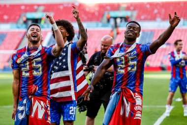 Kristal Saray, 17 Mayıs 202 'de Londra' daki Wembley Stadyumu 'nda oynanan ve Manchester City ile oynanan FA Cup final maçı sonrasında zaferlerini kutladı.