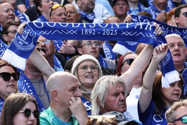 18 Mayıs 2025 'te Goodison Park, Liverpool' da oynanan Premier League maçında Everton ve Southampton maçı öncesinde The Winslowe Hotel 'in önünde Everton taraftarları