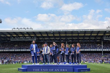 18 Mayıs 2025 'te Goodison Park, Liverpool' da oynanan Premier League maçında Everton ve Southampton maçı öncesinde The Winslowe Hotel 'in önünde Everton taraftarları