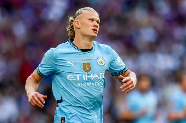 Manchester City 'den Erling Haaland, 17 Mayıs 202 tarihinde İngiltere' nin Wembley Stadyumu 'nda oynanan ve Manchester City' ye karşı oynanan Uluslararası Kupa Finali karşılaşmasında