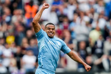 Nottingham Ormanı 'ndan Murillo Santiago, 18 Mayıs 2025' te Londra 'daki Londra Stadyumu' nda oynanan Premier League maçında takımın ilk golünü kutluyor.