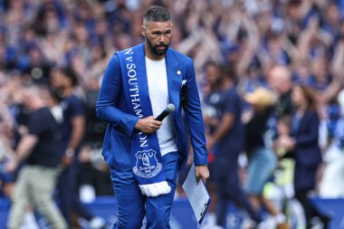 Tony Bellew Ağır Sıklet Boksörü, 18 Mayıs 2025 'te Goodison Park' ta oynanan Premier League maçı sonrasında Goodison Park 'tan ayrıldı.