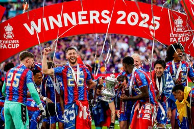 Crystal Palace, 17 Mayıs 202 tarihinde İngiltere 'nin Wembley Stadyumu' nda oynanan ve Manchester City ile oynanan FA Cup final maçı sonrasında FA Cup 'ı kaldırdı.