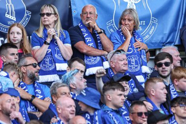 18 Mayıs 2025 'te Goodison Park, Liverpool' da oynanan Premier League maçında Everton ve Southampton maçı öncesinde The Winslowe Hotel 'in önünde Everton taraftarları