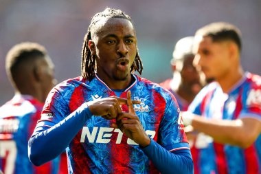 Kristal Saray 'dan Eberechi Eze, 17 Mayıs 2025' te Londra 'daki Wembley Stadyumu' nda oynanan Emirates FA Cup final maçında 1-0 'lık galibiyet golünü kutluyor.