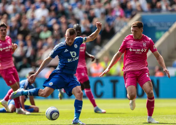 Leicester City 'den Jamie Vardy 18 Mayıs 202' de King Power Stadyumu 'nda oynanan Premier League maçında 1-0 berabere kaldı.