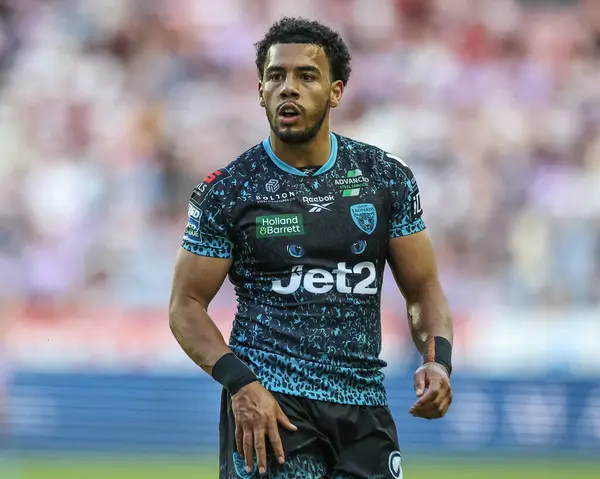 Betfred Süper Lig 11. Raundunda Leopar takımından Darnell Mcintosh Wigan Warriors 'a karşı Leigh Leopards maçı, Wigan, İngiltere' deki Brick Community Stadyumu 'nda, 16 Mayıs 2025