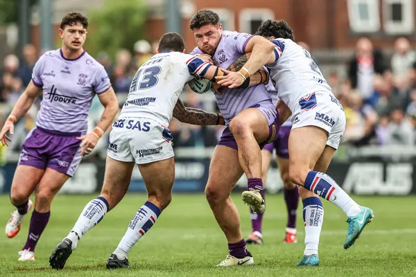 Warrington Wolves takımından Joe Philbin, 18 Mayıs 202 'de İngiltere' nin Wakefield şehrinde oynanan Wakefield Trinity vs Warrington Wolves maçında yenildi.