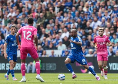 Leicester City 'den Jordan Ayew, 18 Mayıs 2025' te İngiltere 'nin Leicester şehrindeki King Power Stadyumu' nda Leicester City ile Ipswich Town arasındaki Premier League maçında dövüşüyor.