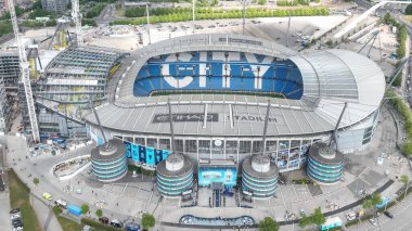 Etihad Stadyumu 'nun ve Premier League maçı sırasında Manchester City' nin Etihad Stadyumu 'nda oynadığı yeni Kuzey Standı inşaatının hava görüntüsü, 20 Mayıs 2025
