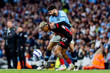 AFC Bournemouth 'dan Julian Araujo, Manchester City - Etihad Stadyumu' nda 20 Mayıs 2025 'te oynanan Premier League karşılaşmasında Manchester City - Bournemouth maçında Manchester City' den Josko Gvardiol 'a meydan okudu.