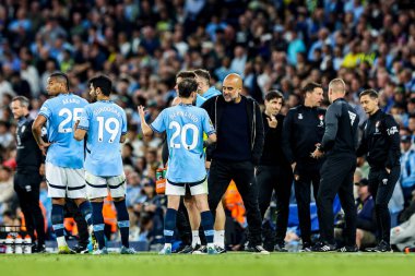 Bernardo Silva, Manchester City 'nin 20 Mayıs 2025' te Etihad Stadyumu 'nda oynanan Premier League maçında Manchester City ile Bournemouth maçında Pep Guardiola' ya konuştu.