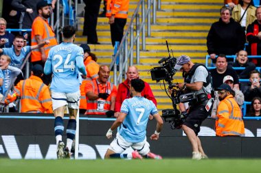 Manchester City 'den Omar Marmoush, 20 Mayıs 2025' te Etihad Stadyumu 'nda oynanan Premier League maçında 1-0' lık galibiyet golünü kutluyor.