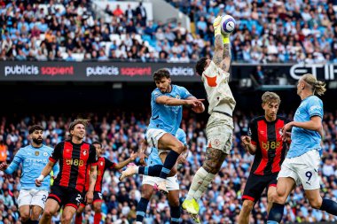 Manchester City 'den Ederson, 20 Mayıs 2025' te Etihad Stadyumu 'nda oynanan Premier League maçında kurtarıyor.