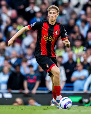 AFC Bournemouth 'dan Dean Huijsen Premier League maçında topla koşuyor Manchester City - Bournemouth Etihad Stadyumu, Manchester, Birleşik Krallık, 20 Mayıs 2025