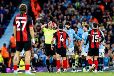 Hakem Thomas Bramall, 20 Mayıs 202 tarihinde Etihad Stadyumu 'nda oynanan Premier League maçında AFC Bournemouth takımından Lewis Cook' a kırmızı kart gösterdi.