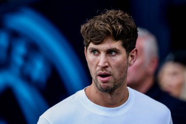 Manchester City 'den John Stones 20 Mayıs 202' de Etihad Stadyumu 'nda oynanan Premier League maçında seyrediyor.