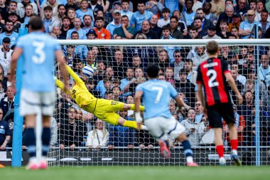 Manchester City 'den Omar Marmoush Premier League maçında 1-0 önde gidiyor. Manchester City, Etihad Stadyumu' nda Bournemouth 'a karşı, 20 Mayıs 202