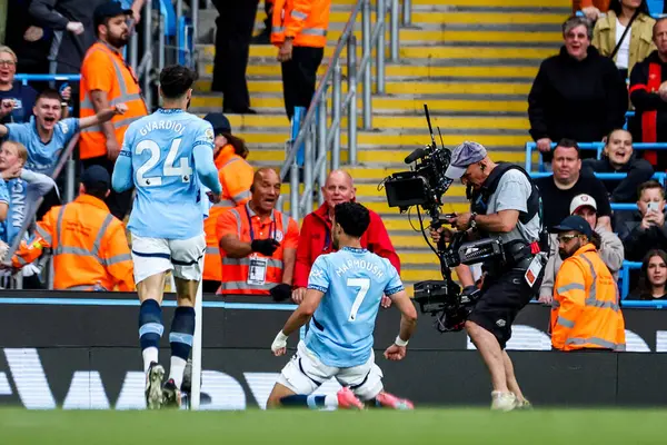 Manchester City 'den Omar Marmoush, 20 Mayıs 2025' te Etihad Stadyumu 'nda oynanan Premier League maçında 1-0' lık galibiyet golünü kutluyor.