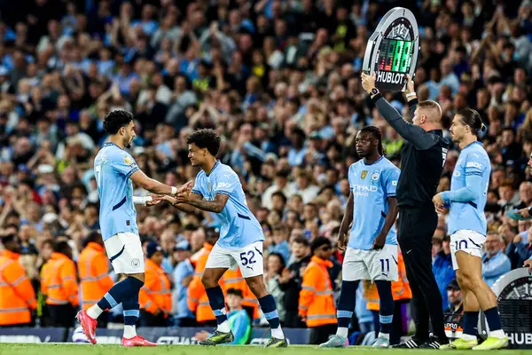 Manchester City 'den Omar Marmoush, 20 Mayıs 2025' te Etihad Stadyumu 'nda oynanan Premier League maçında Oscar Bobb' un yerini aldı.