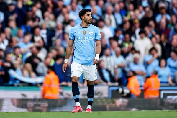 Manchester City 'den Omar Marmoush, 20 Mayıs 2025' te Etihad Stadyumu 'nda oynanan Premier League maçında 1-0' lık galibiyet golünü kutluyor.