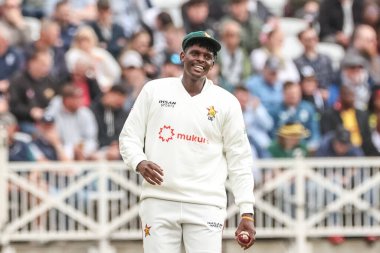 Zimbabwe 'den Richard Ngarava Rothesay Deneme Maçı 1. Gün İngiltere, Trent Köprüsü, Nottingham, Birleşik Krallık' ta Zimbabwe 'ye karşı.