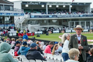 1. Vitality IT20 Serisi öncesinde Spitfire Ground 'a gelen taraftarlar, 21 Mayıs 202' de Spitfire Ground, Canterbury, İngiltere 'deki Batı Hint Kadınları' na karşı İngiliz Kadınlar