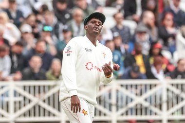 Zimbabwe 'den Richard Ngarava Rothesay Deneme Maçı 1. Gün İngiltere, Trent Köprüsü, Nottingham, Birleşik Krallık' ta Zimbabwe 'ye karşı.