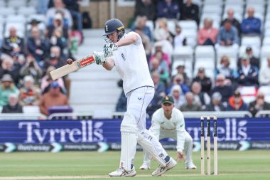 İngiltere 'den Zak Crawley, 22 Mayıs 202' de İngiltere 'nin Trent Bridge, Nottingham' da Zimbabwe 'ye karşı oynadığı Rothesay Test Maçı' nda 4 (4) vuruş yaptı.
