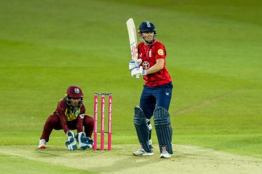 İngiltere 'den Heather Knight Kadınlar 1. Vitality IT20 Serisi sırasında Batı Hint kadınlarına karşı Spitfire Ground, Canterbury, Birleşik Krallık, 21 Mayıs 202' de vuruş yaptı.