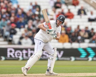 İngiltere 'den Zak Crawley, İngiltere' nin 22 Mayıs 202 'de Trent Bridge, Nottingham' da Zimbabwe 'ye karşı oynadığı Rothesay Deneme Maçı' nda görev başında.