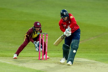 İngiltere 'den Nat Sciver-Brunt 1. Vitality IT20 Serisi sırasında, İngiltere' den Kadınlar Batı Hint Adalarına Karşı Spitfire Ground, Canterbury, Birleşik Krallık 'ta 21 Mayıs 2025' te görevinden alınmıştır.