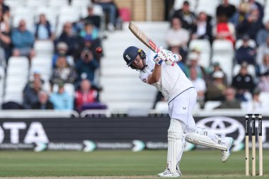 İngiltere 'nin Ollie Pope' u, 22 Mayıs 2025 'te İngiltere' nin Trent Bridge, Nottingham kentinde oynanan 1. Rothesay Test Maçı 'nda 4 puan aldı.
