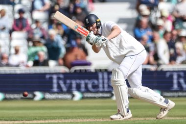 İngiltere 'den Zak Crawley, 22 Mayıs 2025' te İngiltere 'nin Trent Bridge, Nottingham' da Zimbabwe 'ye karşı oynadığı Rothesay Test Maçı' nda iki koşu yaptı.