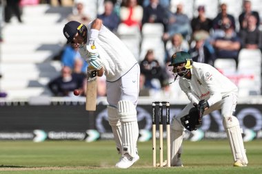 İngiltere 'den Joe Root, 22 Mayıs 2025' te İngiltere 'nin Trent Bridge, Nottingham' da Zimbabwe 'ye karşı oynadığı Rothesay Test Maçı' nda 4 (4) puan aldı.