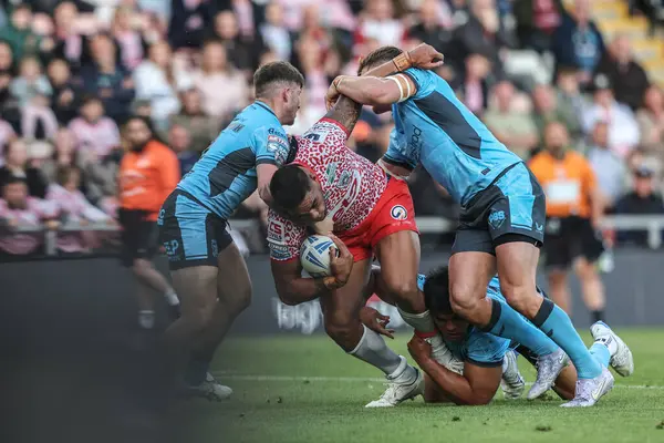 Leigh Leigh Leapords takımından Joe Ofahengaue, 22 Mayıs 2025 'te Leigh Spor Köyü, Leigh, İngiltere' de oynanan 12.