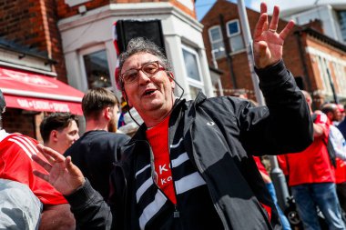 Taraftarlar Premier Lig maçından önce Nottingham Forest Chelsea 'ye karşı City Ground, Nottingham, İngiltere' de 25 Mayıs 2025 'te oynanan maçın keyfini çıkarıyorlar.