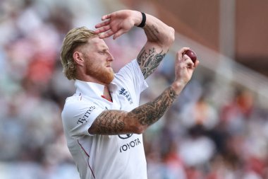İngiltere kaptanı Ben Stokes, 23 Mayıs 2025 'te İngiltere' nin Trent Bridge, Nottingham 'da Zimbabwe' ye karşı oynadığı Rothesay Test Maçı 'nda bowling antrenmanı yapıyor.