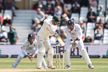 Zimbabwe 'den Sean Williams, İngiltere' den Shoaib Bashir tarafından 23 Mayıs 2025 'te Trent Bridge, Nottingham' da oynanan Rothesay Test Maçı 2.