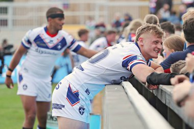 Wakefield Trinity 'den Jayden Myers, Betfred Süper Lig maçı sonrasında Wakefield Trinity, DIY Kitchens Stadyumu' nda Salford Red Devils 'e karşı, 25 Mayıs 2025