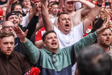 Charlton taraftarları, 25 Mayıs 2025 'te Wembley Stadyumu' nda oynanan Charlton Atletizm ve Leyton Orient final maçında play-off finalini kazandılar.