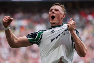 Sunderland 'dan Daniel Ballard, 24 Mayıs 2025' te Wembley Stadyumu 'nda Sheffield United' ın Sunderland 'a karşı oynadığı final maçından sonra Premier League' e terfi edişini kutluyor.