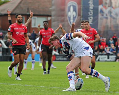 Wakefield Trinity 'den Ellis Lingard, 25 Mayıs 2025' te Birleşik Krallık 'ın Wakefield Stadyumu' nda oynanan Betfred Süper Lig karşılaşmasında ilk maçına çıktı.