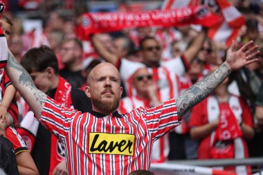 Sheffield United taraftarları 24 Mayıs 2025 'te Wembley Stadyumu' nda Sheffield United ile Sunderland arasında oynanan final maçında Sky Bet Şampiyonası finalini izlediler.