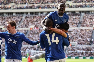 Everton 'dan Carlos Alcaraz, 25 Mayıs 2025' te St. James 's Park, Newcastle, İngiltere' de oynanan Premier League maçı Newcastle United-Everton maçında 0-1 kazanma hedefini kutluyor.