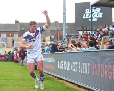 Wakefield Trinity 'den Ellis Lingard, Betfred Süper Lig maçı sonrasında Wakefield Trinity, DIY Kitchens Stadyumu' nda Salford Red Devils 'e karşı, 25 Mayıs 2025